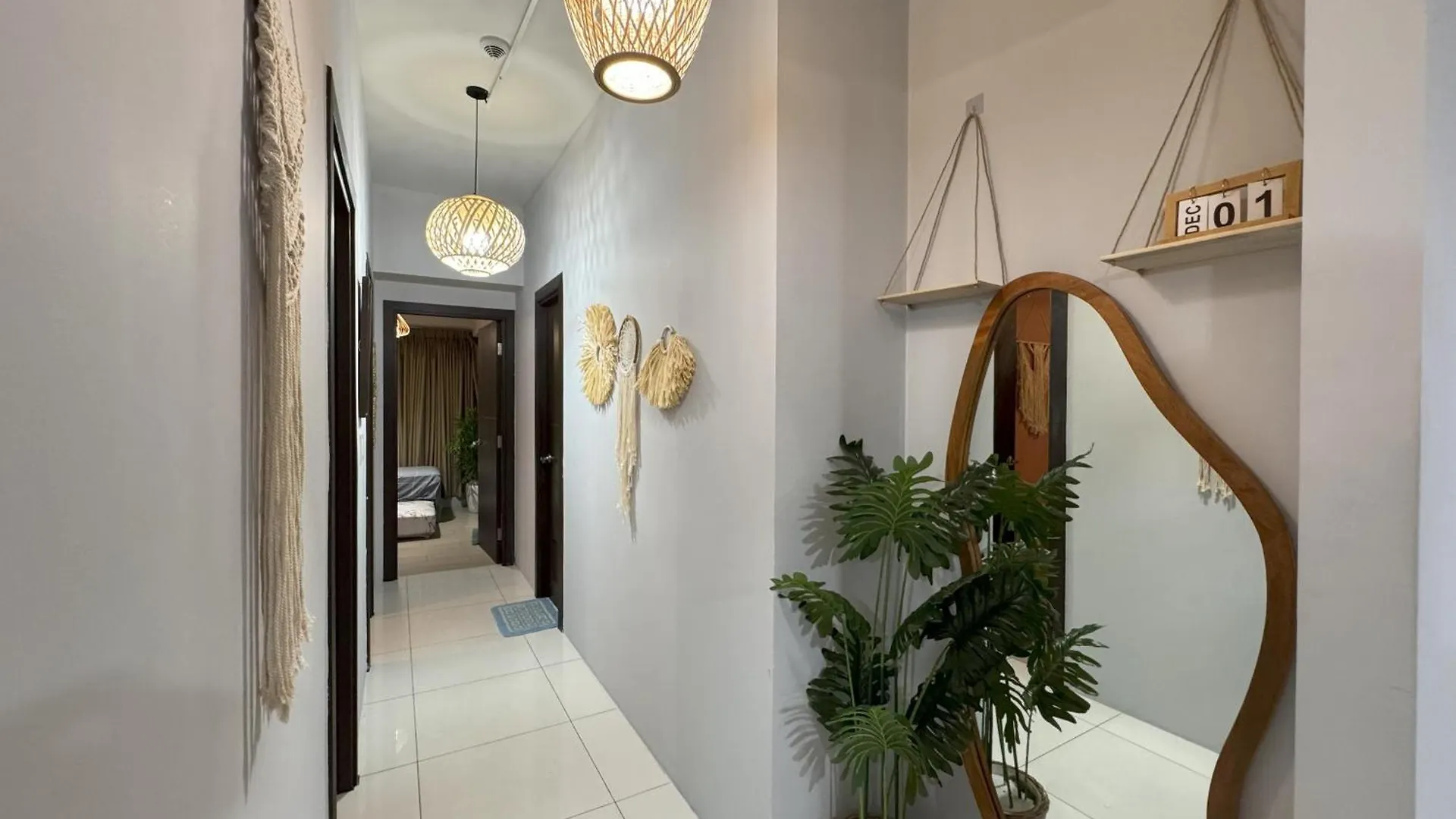 Cozy 3 Bedroom In Uptown Parksuites - Near Mall, Restaurants And Supermarket Manila