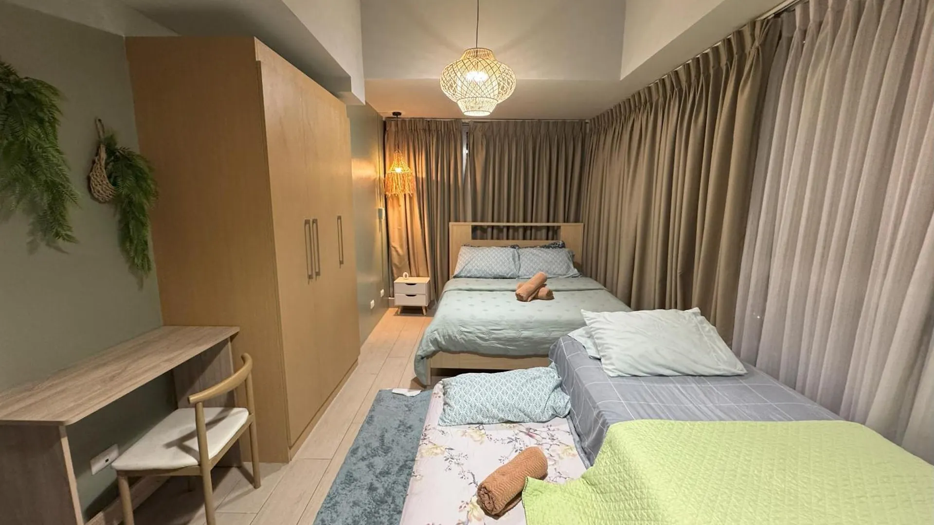 Cozy 3 Bedroom In Uptown Parksuites - Near Mall, Restaurants And Supermarket Manila 0*,  Philippines