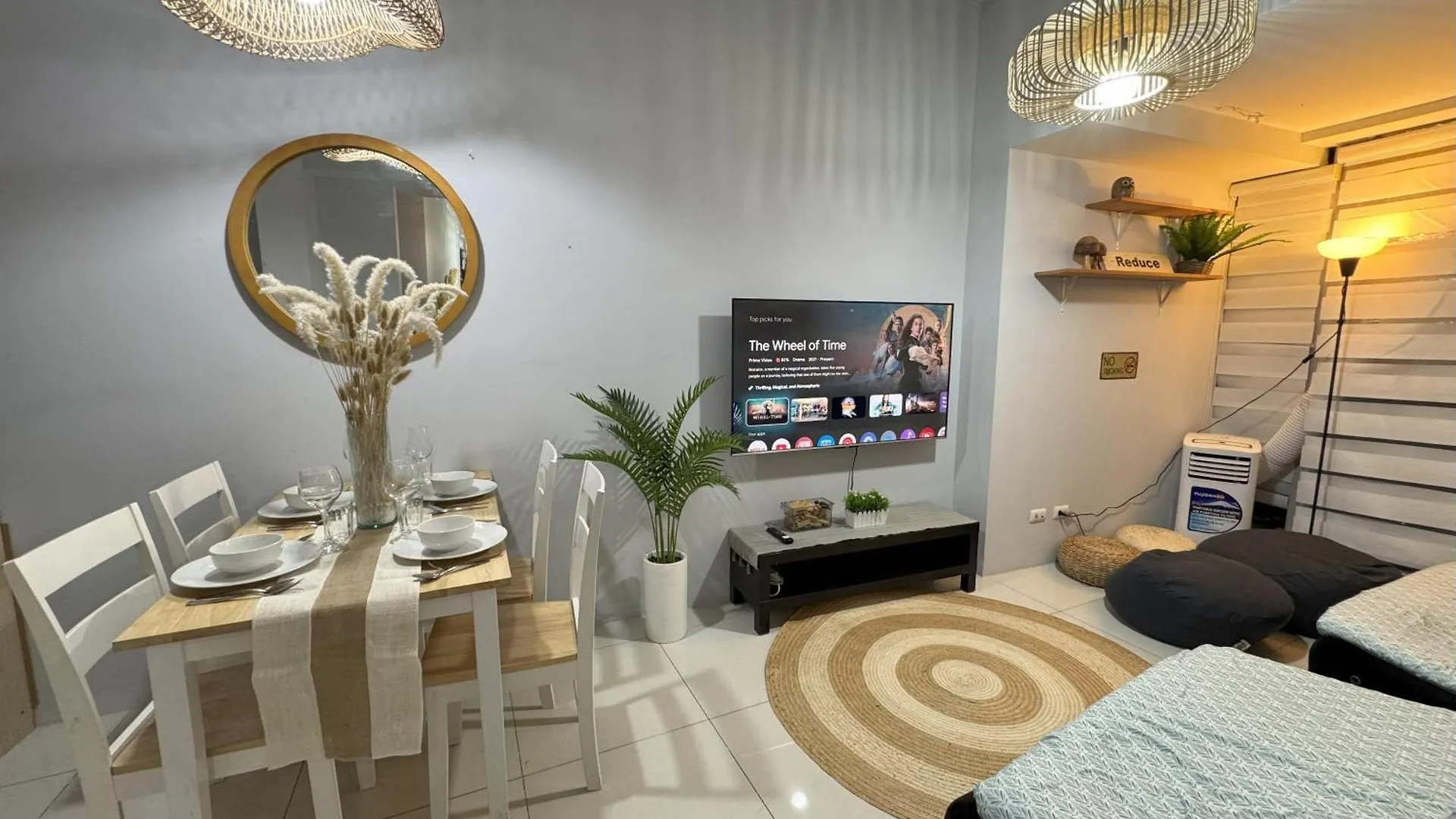 Cozy 3 Bedroom In Uptown Parksuites - Near Mall, Restaurants And Supermarket Manila Apartment
