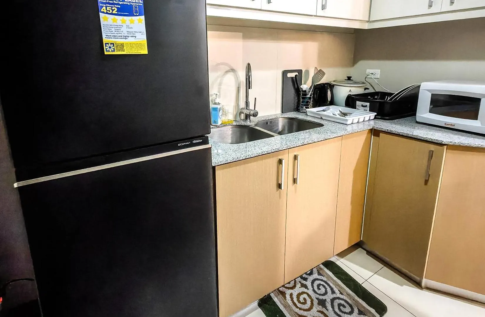 Cozy 3 Bedroom In Uptown Parksuites - Near Mall, Restaurants And Supermarket Manila