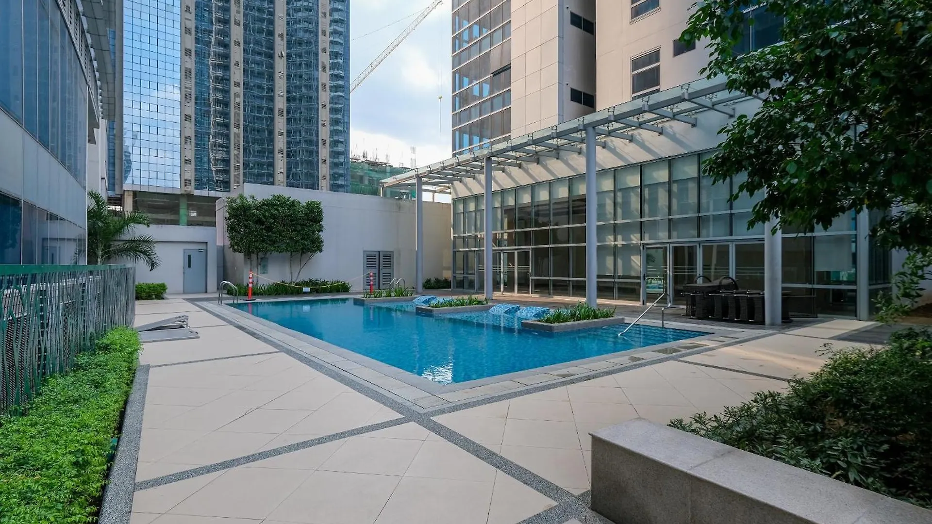 Cozy 3 Bedroom In Uptown Parksuites - Near Mall, Restaurants And Supermarket Manila 0*,
